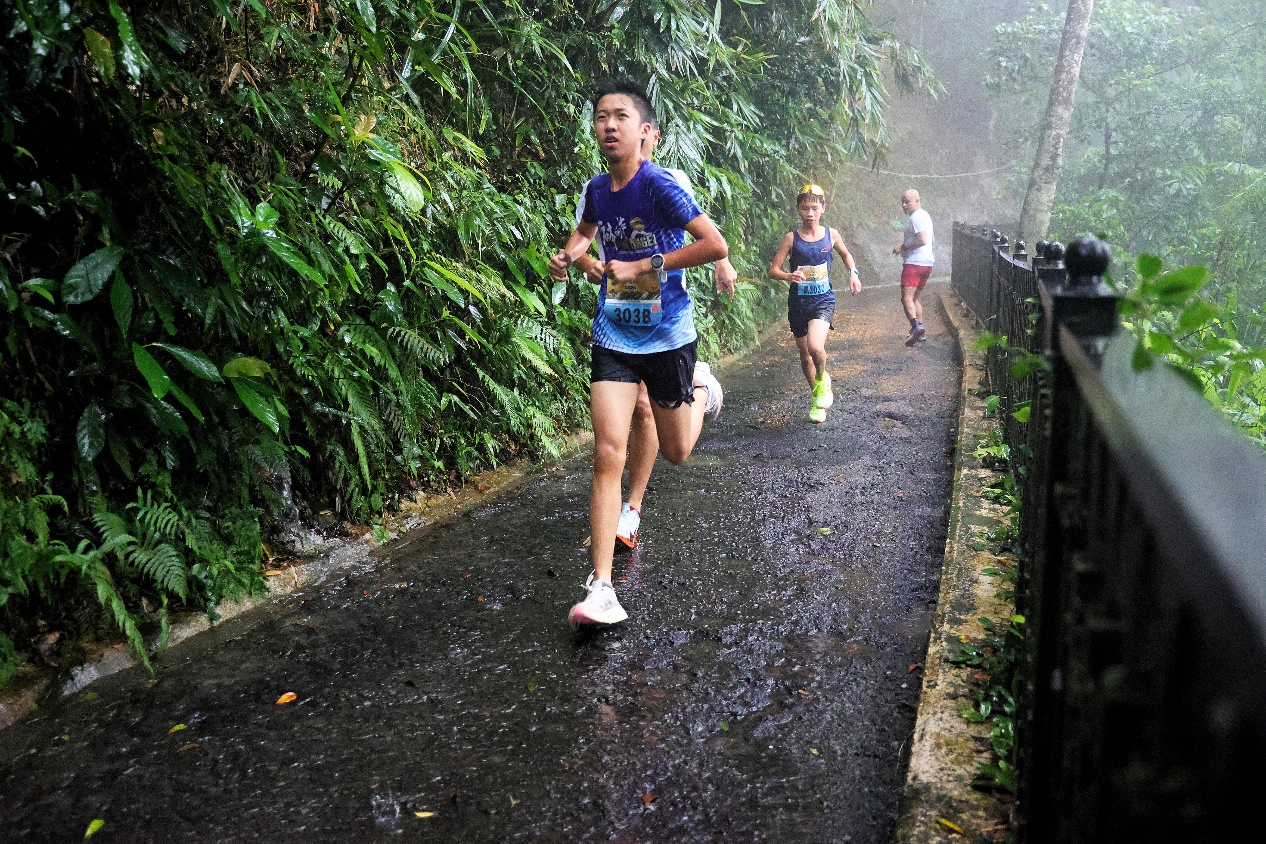 躍動青年山嶺跑 賀中華人民共和國成立76周年 6